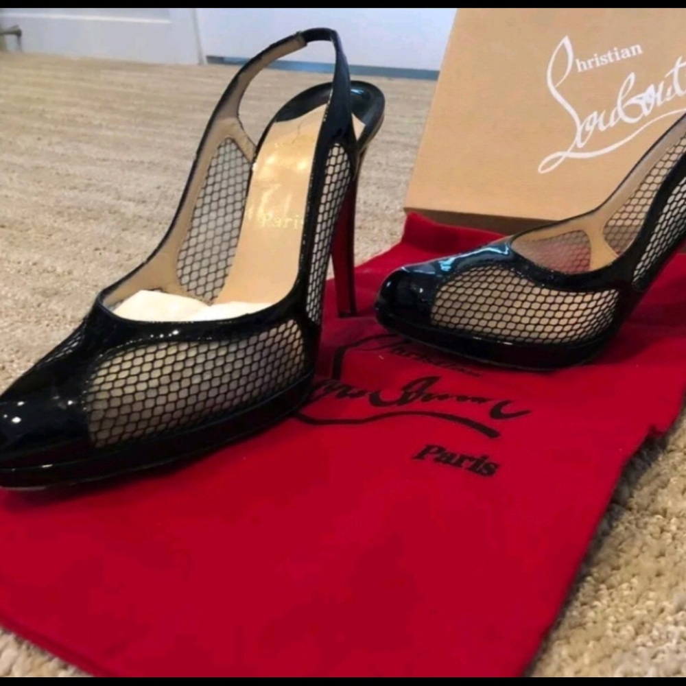 SOLD 💯❤️❤️👠👠Christian Louboutin heels 👠❤️❤️❤️ - Picture 6 of 6